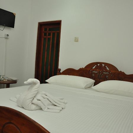 Sujatha Tourist Rest Otel Dambulla Oda fotoğraf