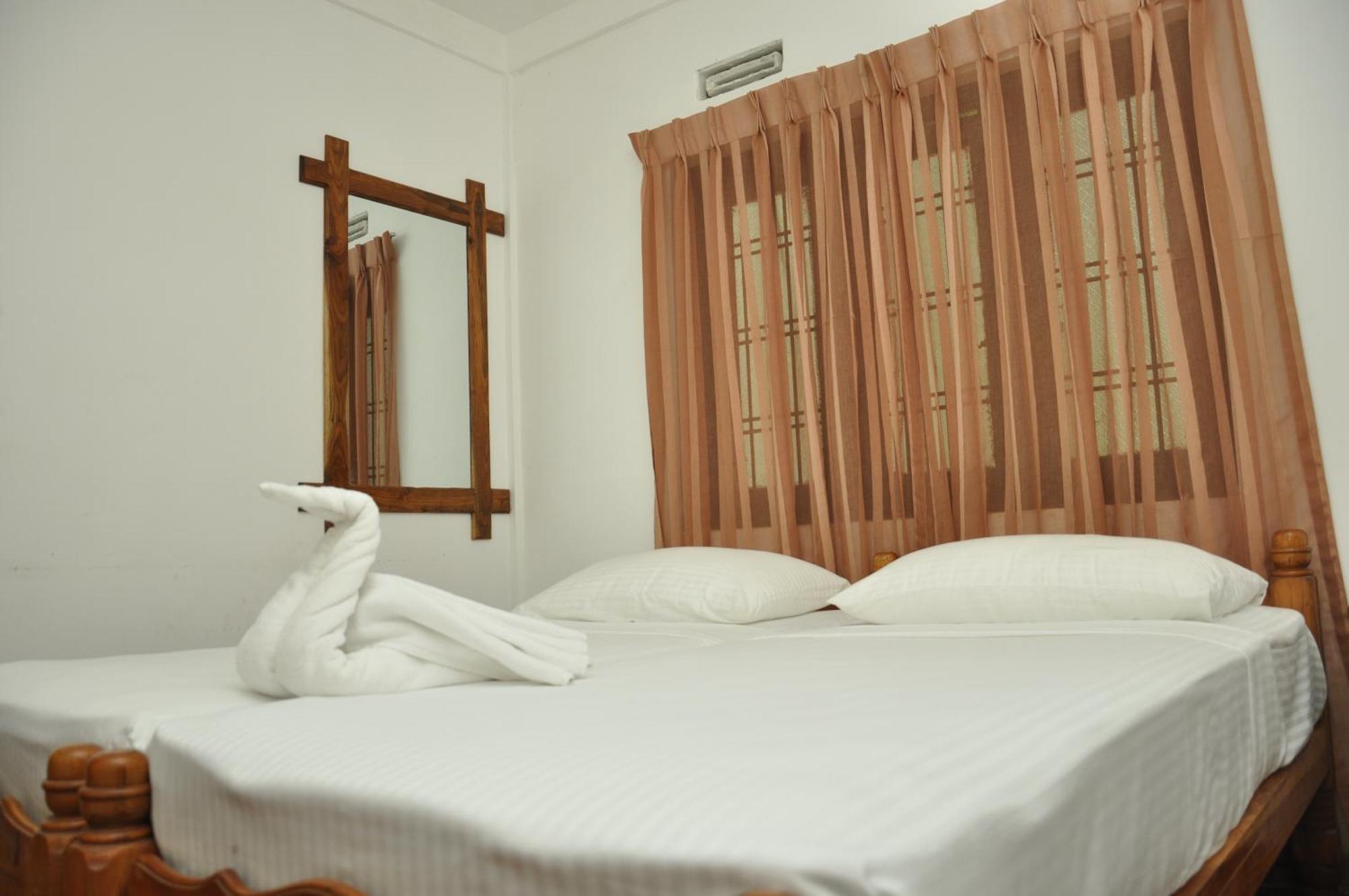 Sujatha Tourist Rest Otel Dambulla Oda fotoğraf