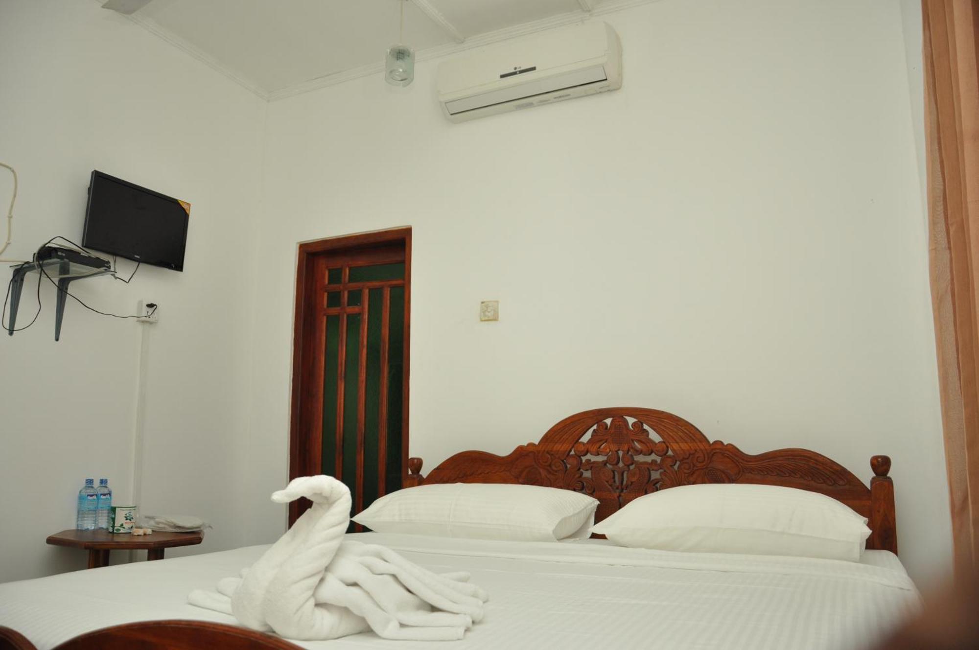 Sujatha Tourist Rest Otel Dambulla Oda fotoğraf