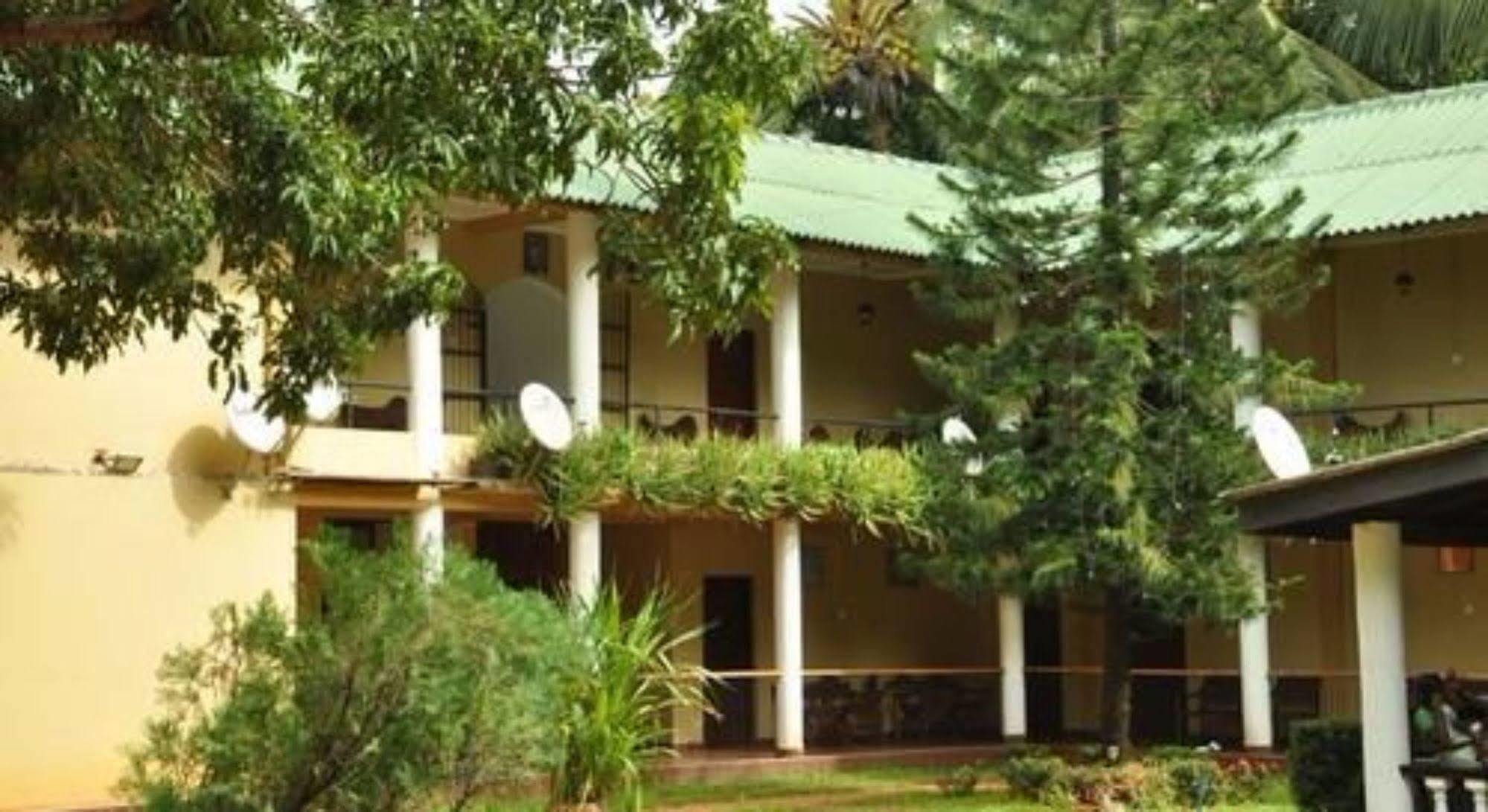 Sujatha Tourist Rest Otel Dambulla Dış mekan fotoğraf