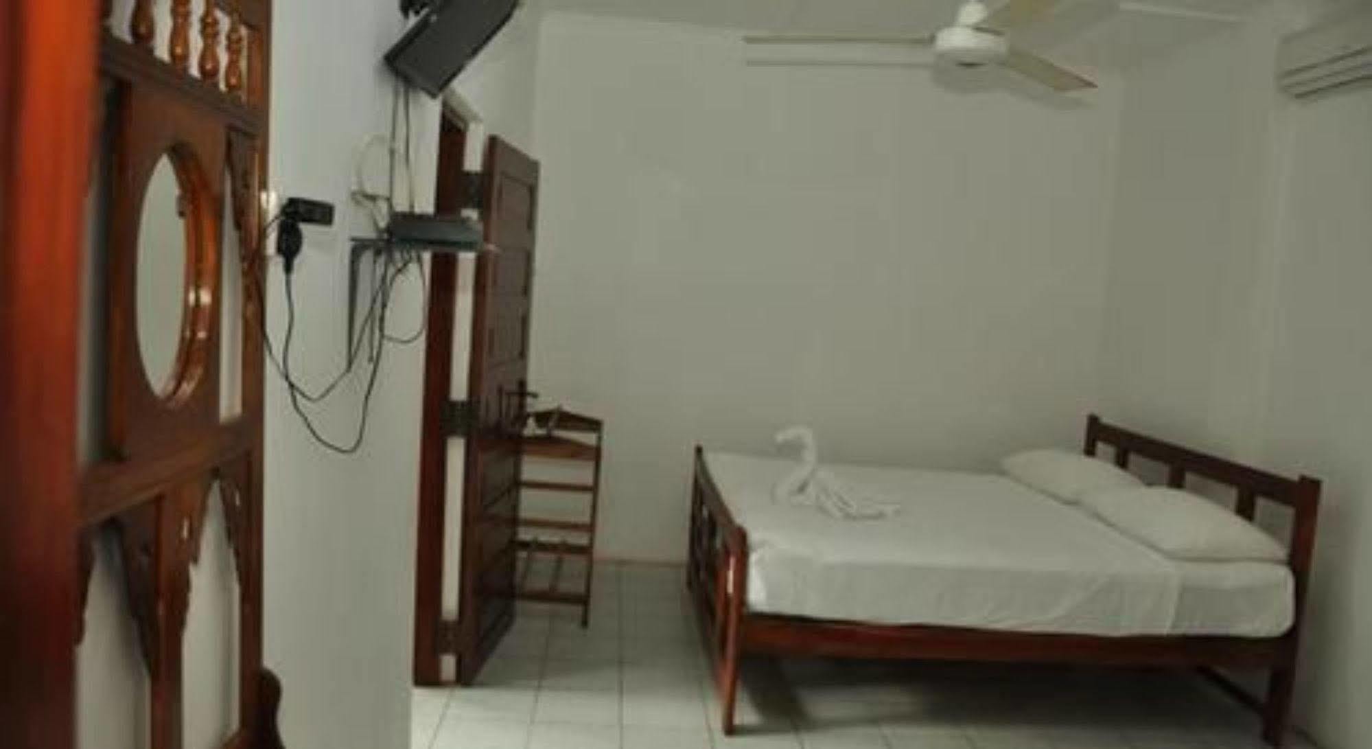 Sujatha Tourist Rest Otel Dambulla Dış mekan fotoğraf